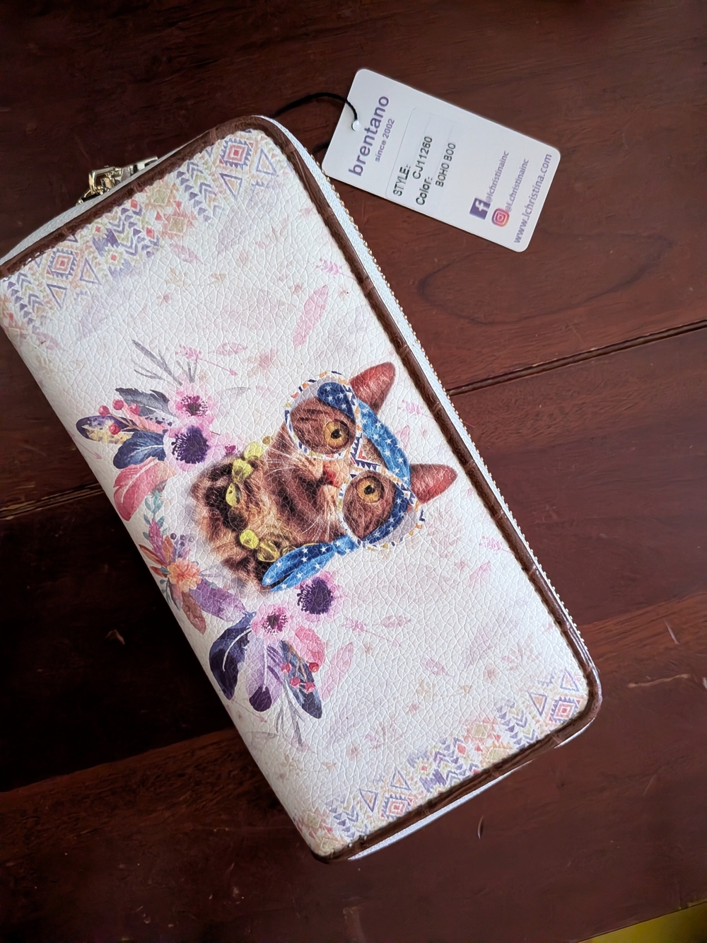 Brenzano White Cat Print Zip Around Wallet